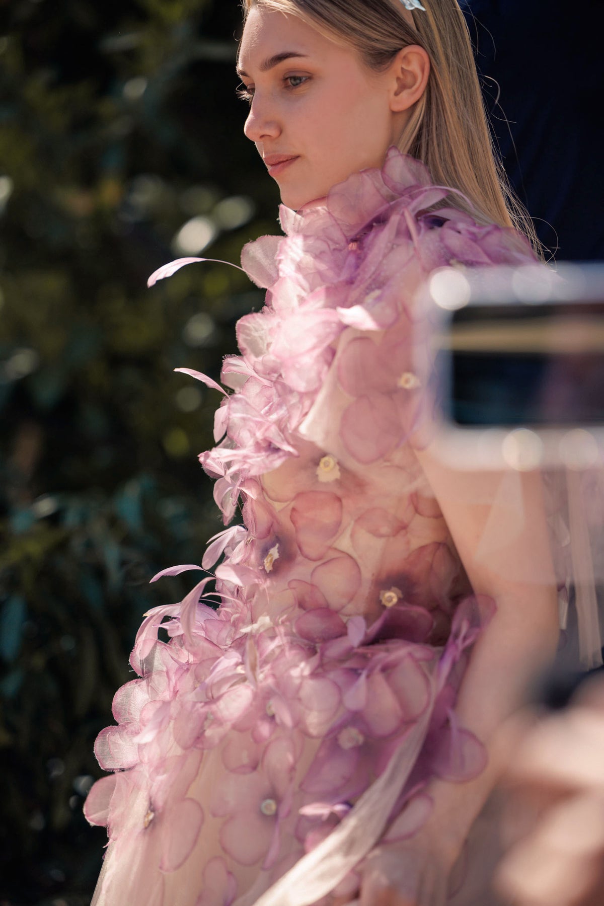 NUDE LAVANDEL SILK FLOWERS MIDI DRESS