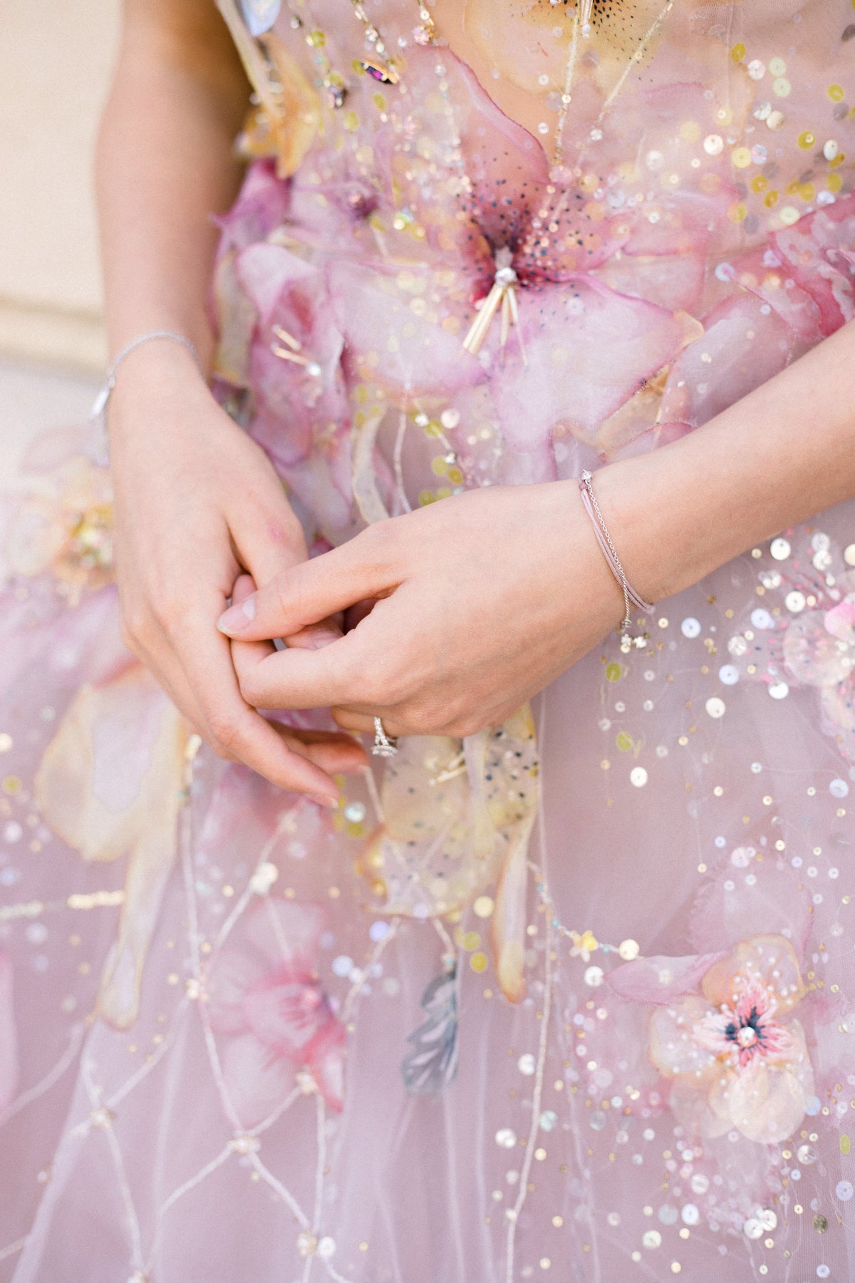 BRIDAL LAVANDEL EMBROIDERED FLOWERS BALL GOWN