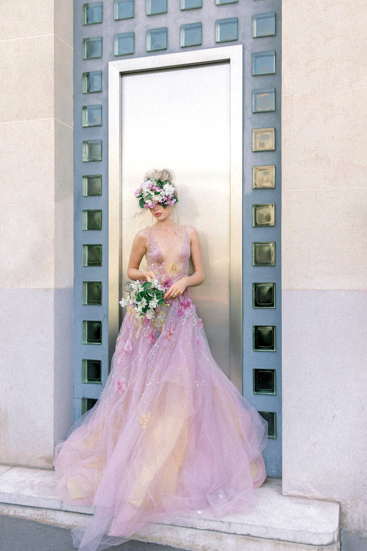 BRIDAL LAVANDEL EMBROIDERED FLOWERS BALL GOWN