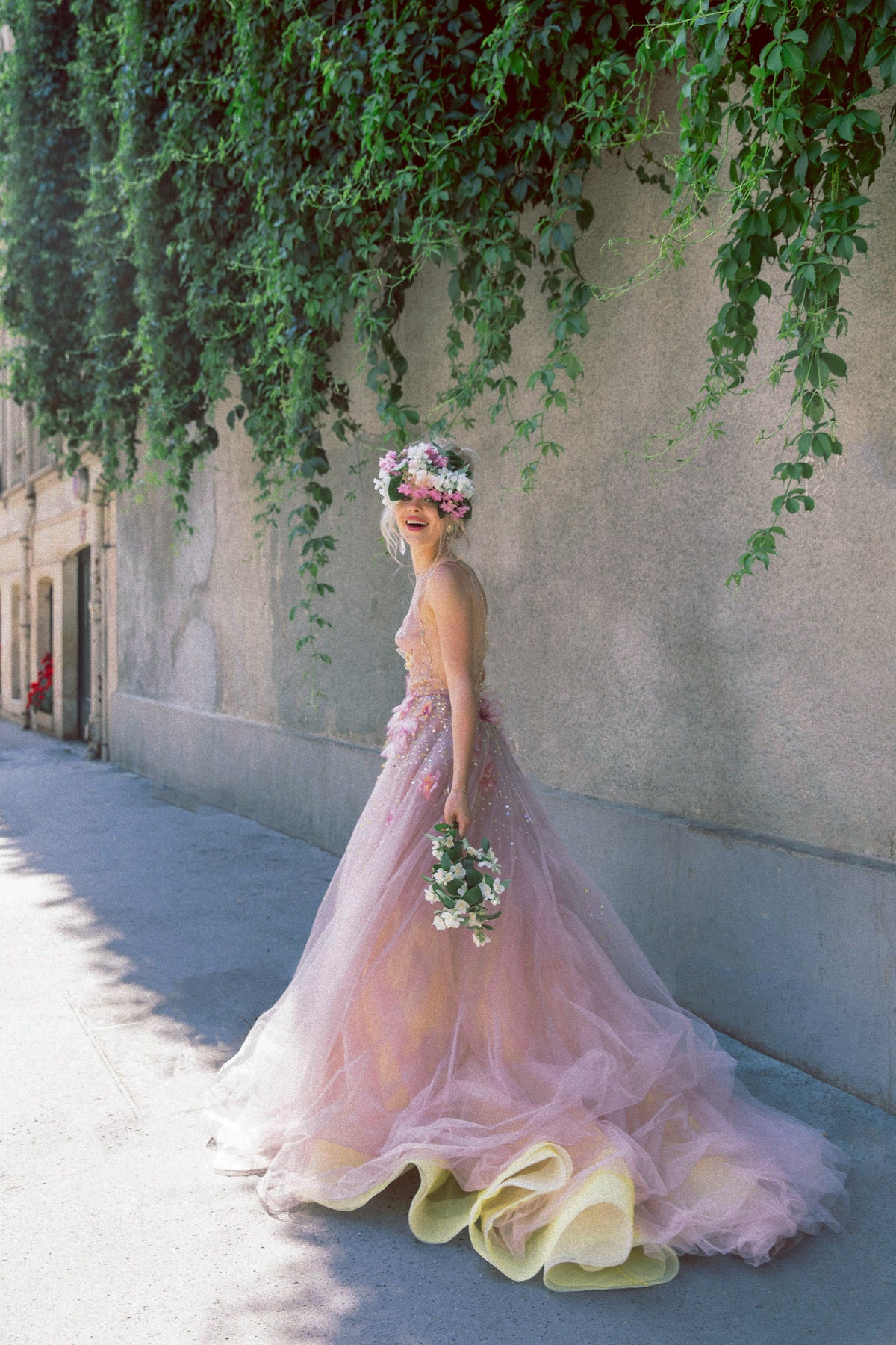 BRIDAL LAVANDEL EMBROIDERED FLOWERS BALL GOWN