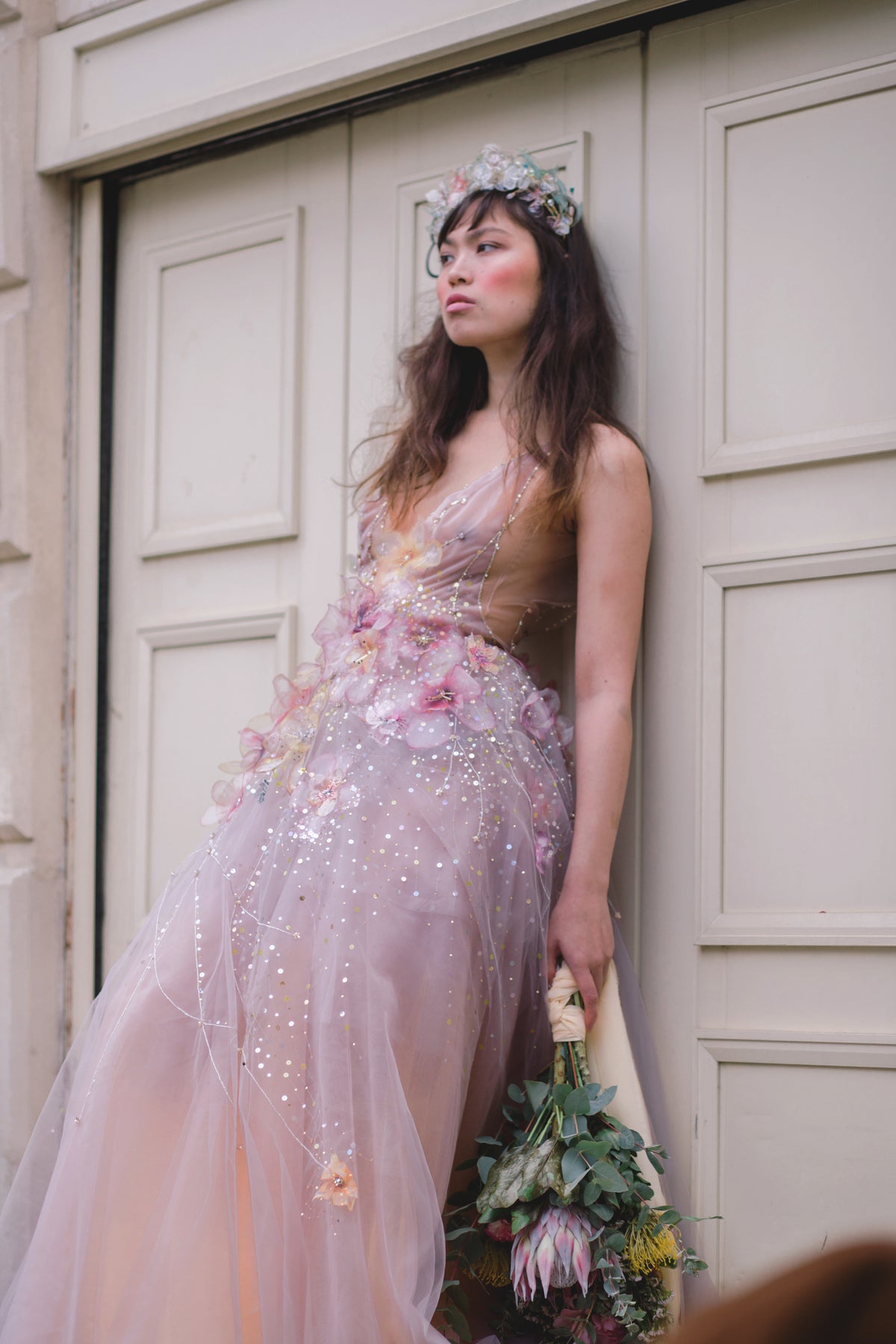 BRIDAL LAVANDEL EMBROIDERED FLOWERS BALL GOWN